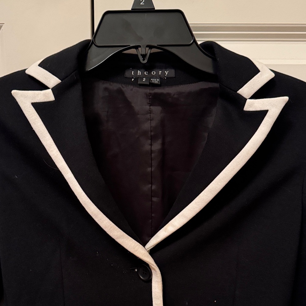 Theory Women's Black Blazer with White Trim - Picture 3 of 6